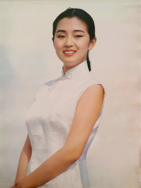 正规合法股票配资平台 巩俐皱纹里藏故事，张敏瘦得吓人，中年女星生图对比太扎心！